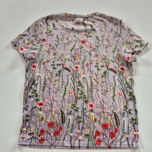 Noracora Short Sleeve Garden Floral Tee - Picture 4 of 4